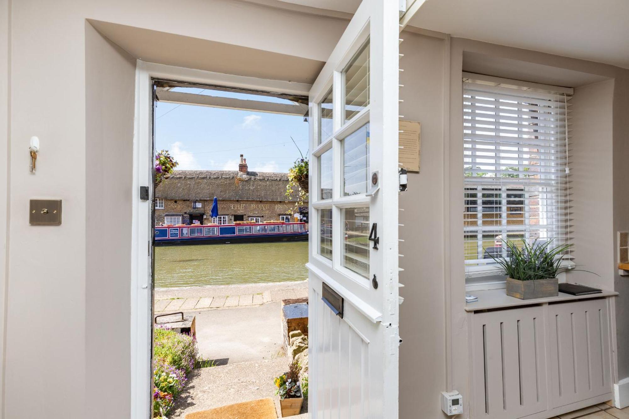 4 Canalside Cottages Тоустер Екстер'єр фото